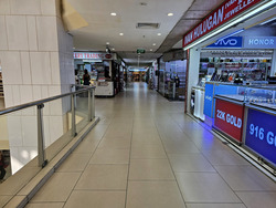 Lucky Plaza (D9), Shop House #473949841